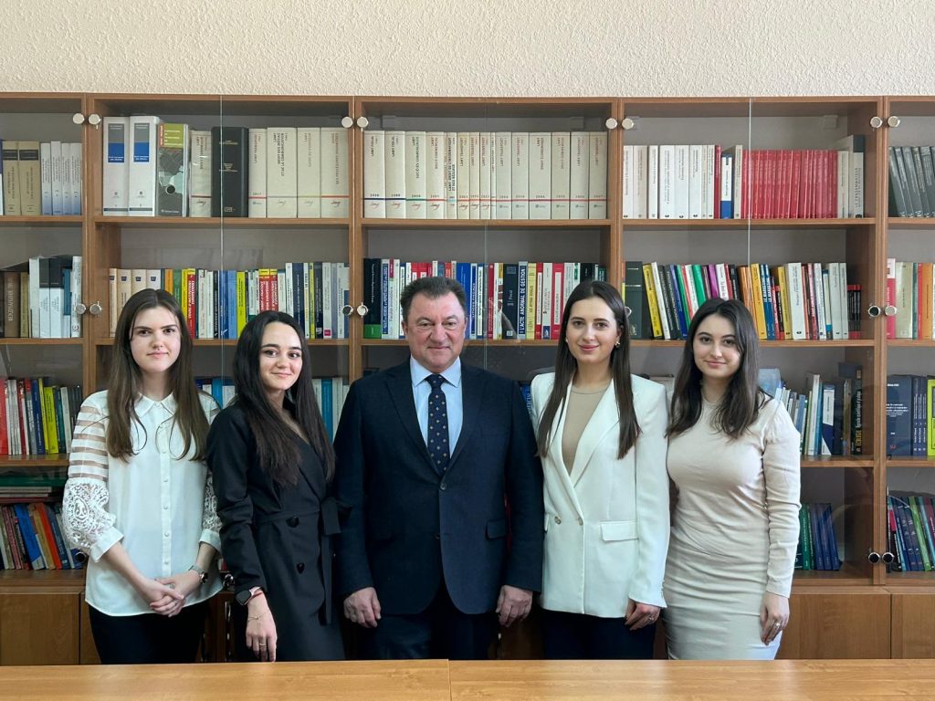 Echipa Universității de Stat din Moldova va reprezenta țara la Concursul de Drept Internațional Charles Rousseau