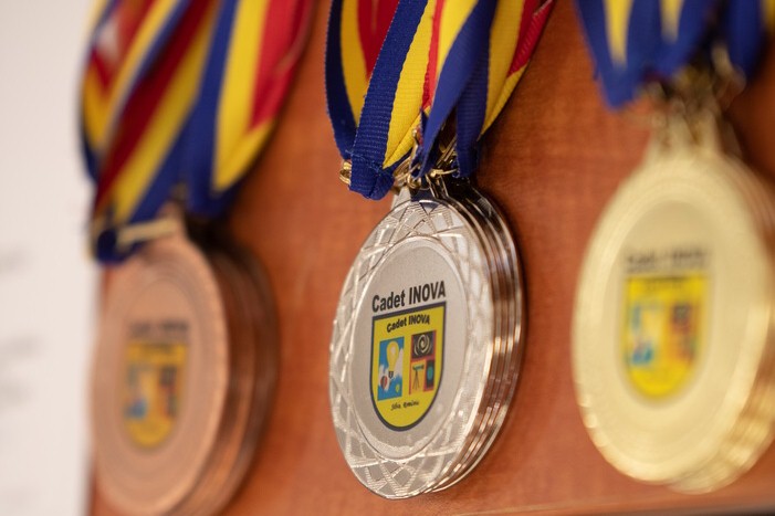 Un premiu special, o Diplomă de Excelență și o Medalie de Bronz au fost obținute de tinerii cercetători de la USM la Salonul „Cadet INOVA’24”