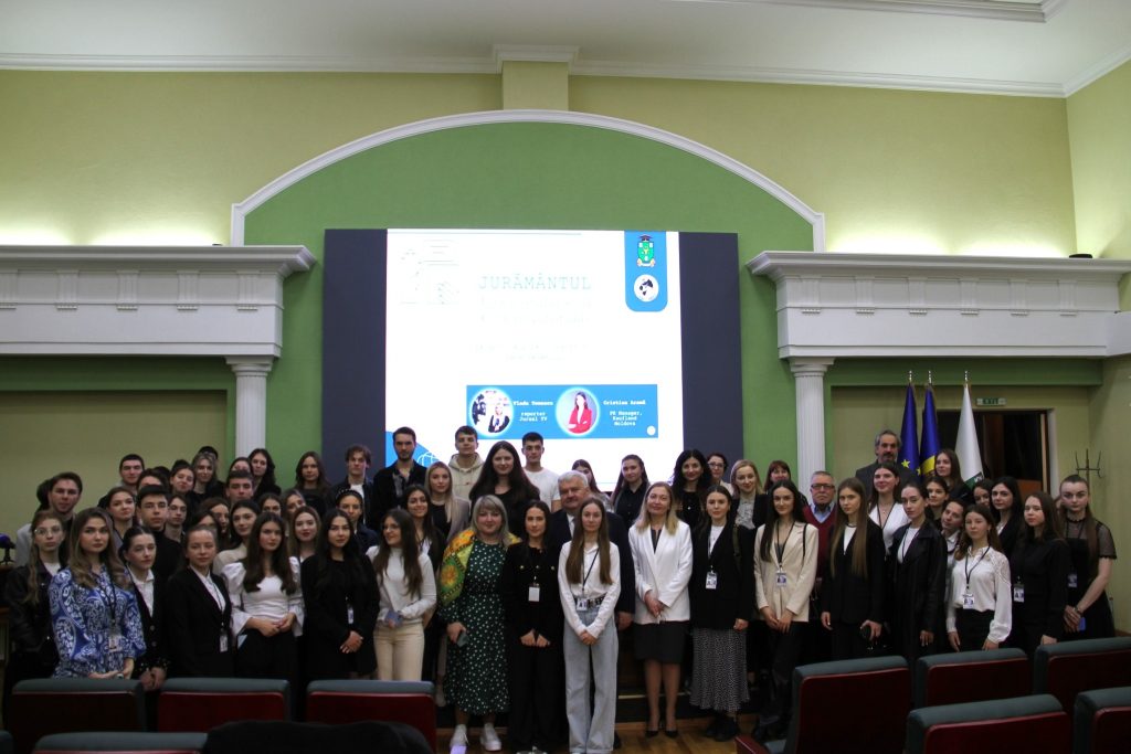 Viitorii jurnaliști și comunicatori formați la USM promit să-și exercite profesia corect și cu demnitate