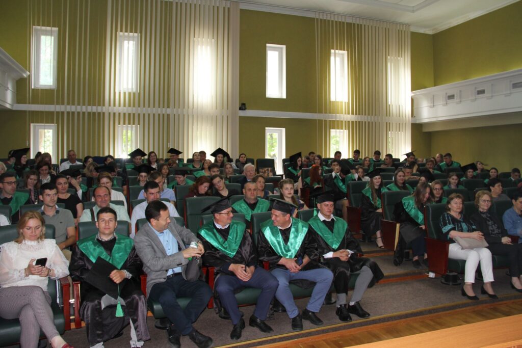 O nouă generație de absolvenți ai Facultății de Biologie și Pedologie sunt pregătiți să devină specialiști calificați pentru piața muncii