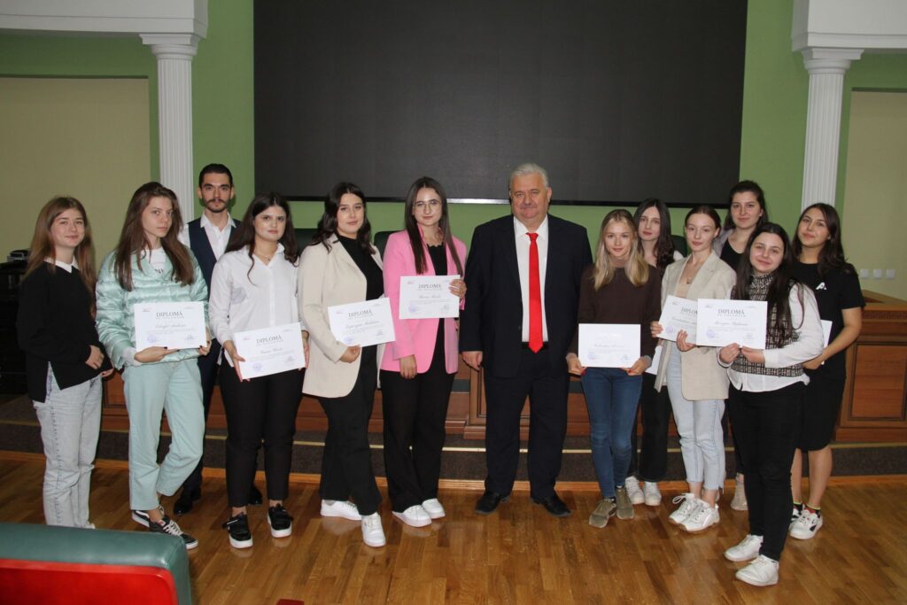 Diplome de voluntariat pentru studenții USM implicați în promovarea Salonului Internațional de Carte Bookfest 2022