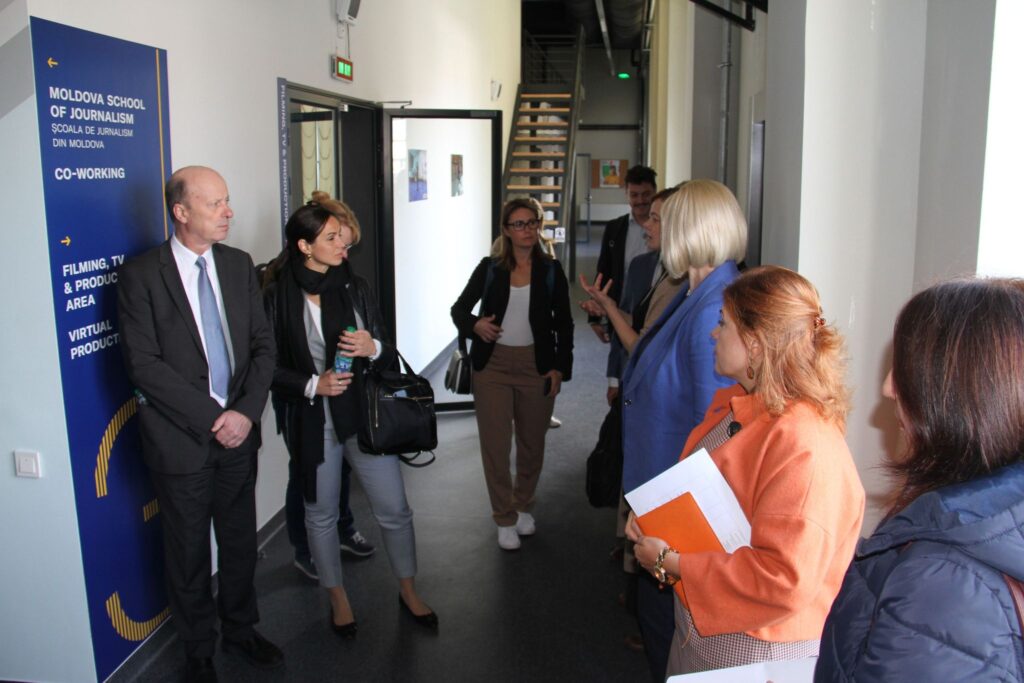 Experți internaționali și reprezentanți ai Comisiei Europene au vizitat laboratoarele de cercetare din cadrul Universității de Stat din Moldova