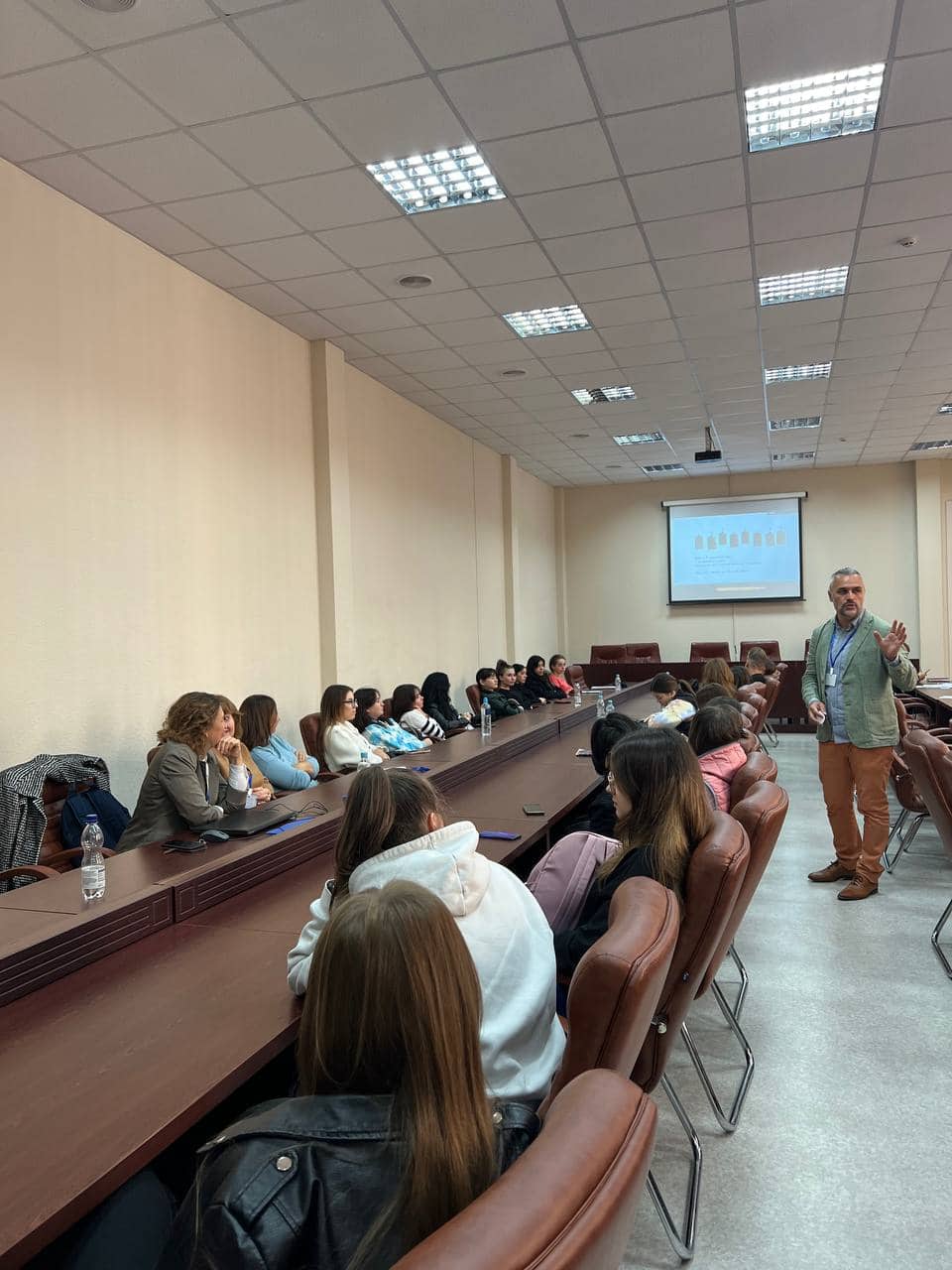 Eveniment EUSHARE – Masă rotundă internațională „Specializarea inteligentă: de la concept academic la abordare politică”