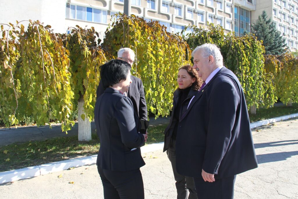 30 de ani de prietenie între Germania și Moldova au fost marcați prin plantarea a 30 de copaci fructiferi pe teritoriul Institutului de Genetică, Fiziologie și Protecție a Plantelor a USM