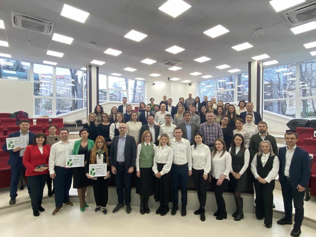 Cadre didactice de la USM și specialiști OTP Bank au finalizat cu succes Programul de training „Internal Control & Risk Awareness”