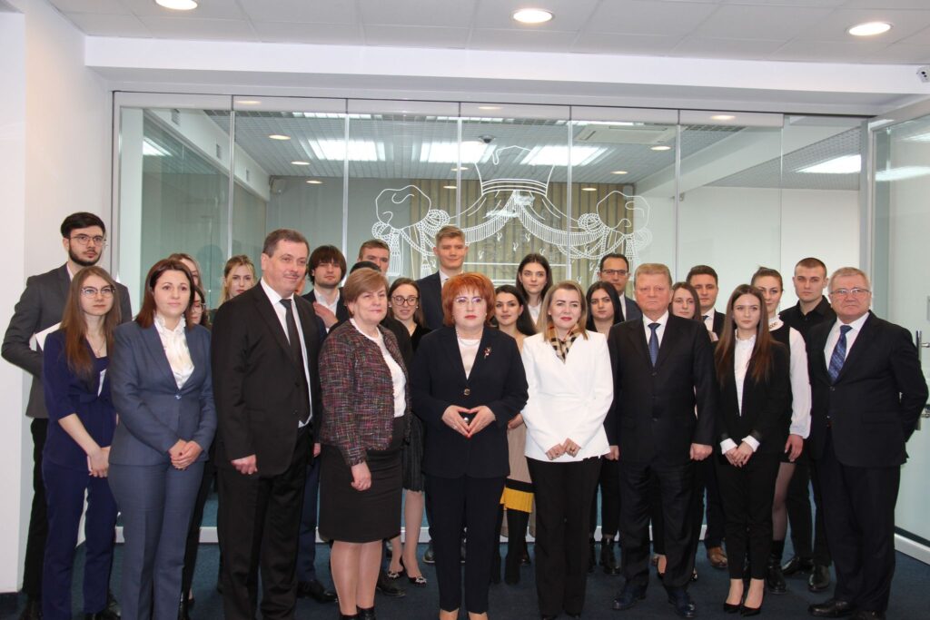 Acord de cooperare semnat între Universitatea de Stat din Moldova și Curtea Constituțională