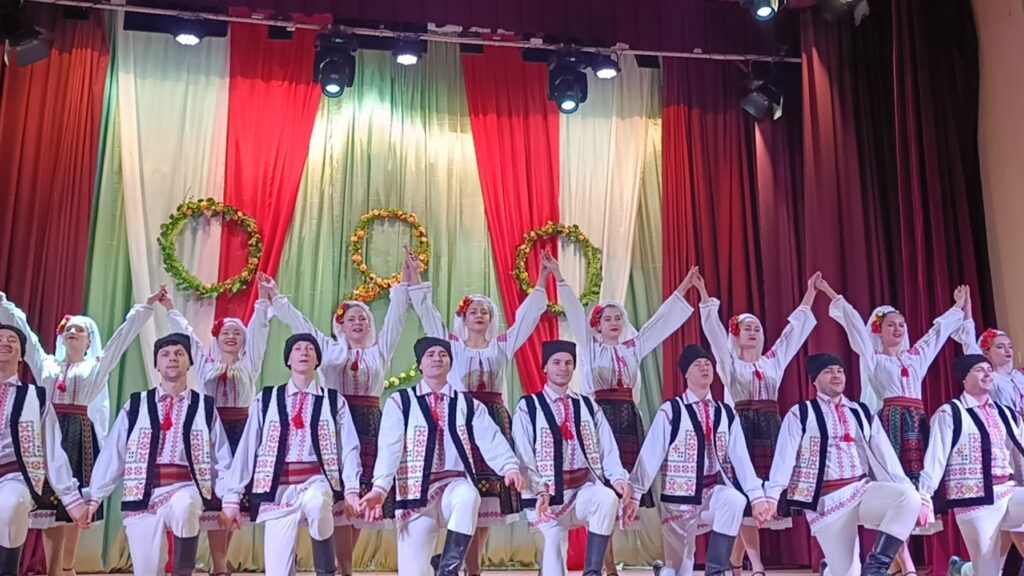 Venirea primăverii a fost marcată la USM printr-un concert susținut de talentații studenți ai Facultății de Arte Frumoase