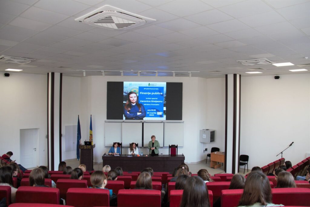 Studenții USM au participat la o discuție în format Public Finance Talks cu ministra Finanțelor, Veronica Sirețeanu