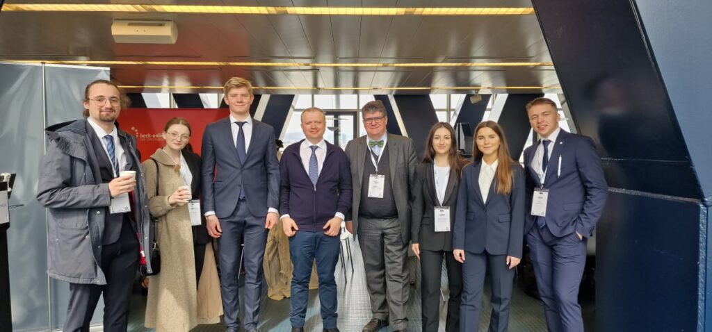 Echipa Facultății de Drept a USM a ajuns la finalul experienţei Vis Moot, pentru acest an – cea mai mare competiţie de drept privat din lume
