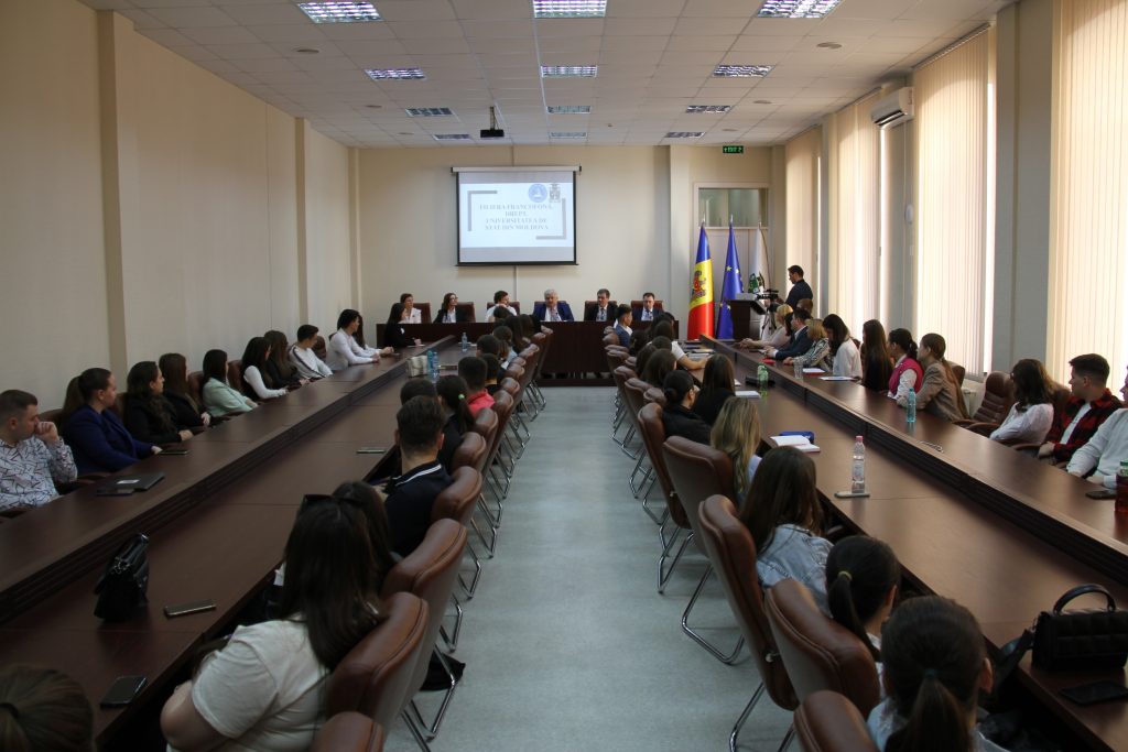 Studenții de la Filiera Francofonă a Facultății de Drept a USM s-au întâlnit cu Ministrul Educației și Cercetării, Dan Perciun