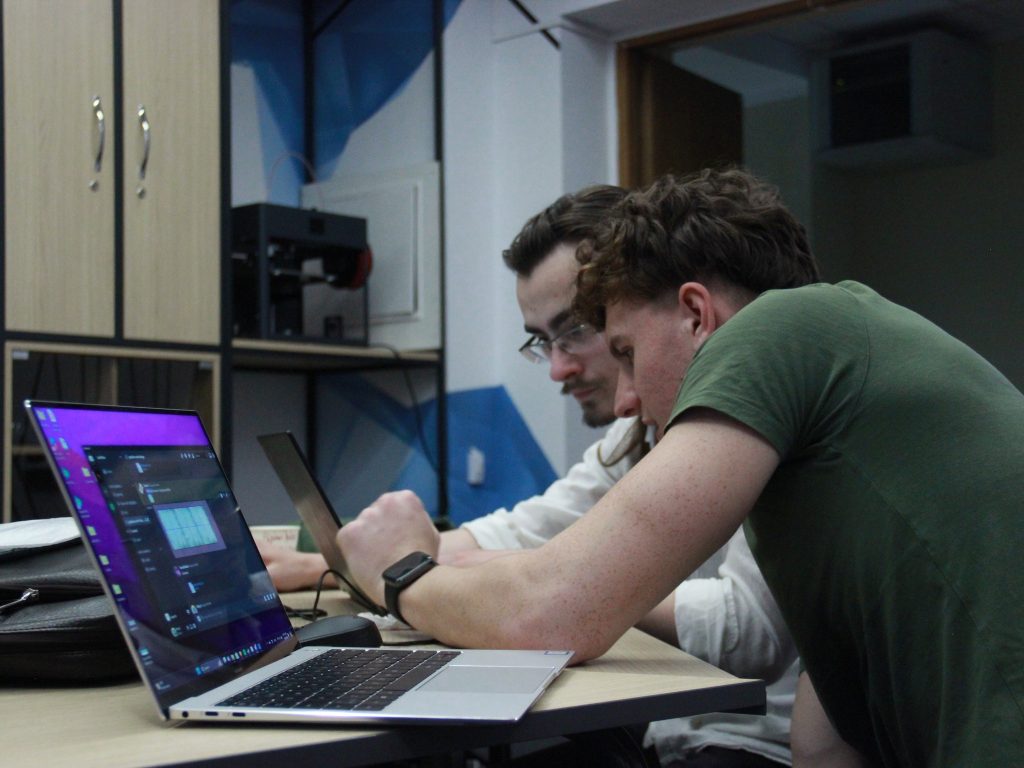 Doi studenți ai programului Designul Jocurilor de la USM sunt câștigătorii Concursului Video Games Hackathon, organizat la Facultatea de Matematică și Informatică