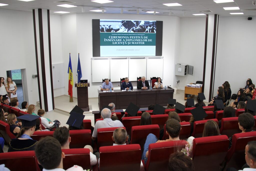 Absolvenții Facultății Relații Internaționale, Științe Politice și Administrative a USM – încep călătoria spre o carieră promițătoare