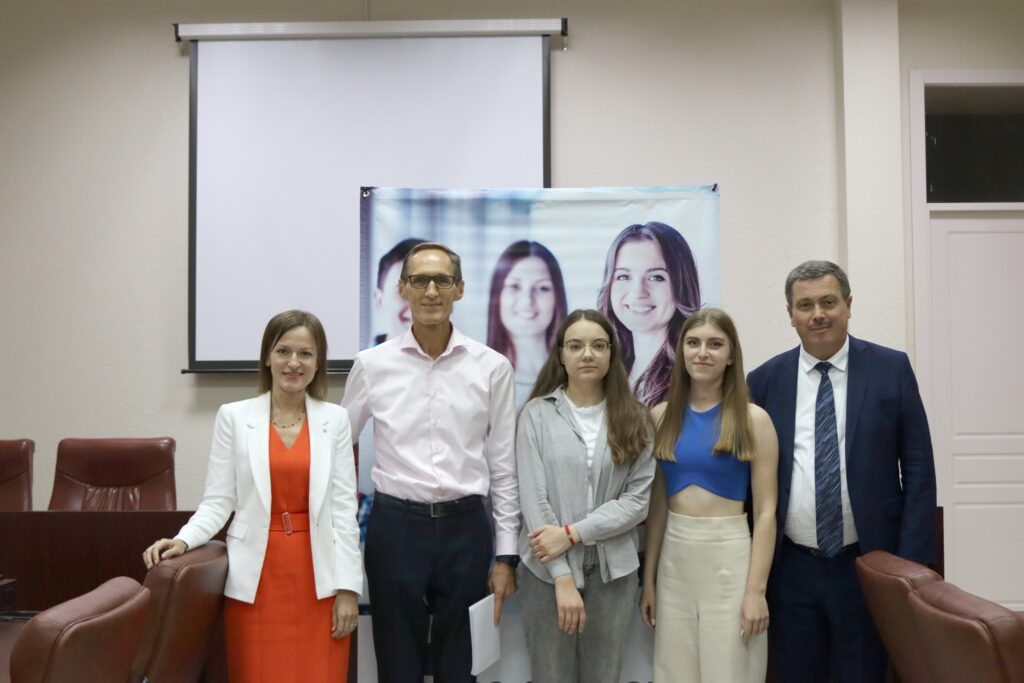 Burse de merit pentru studenții Facultății de Drept a USM acordate de reprezentanții pieții muncii