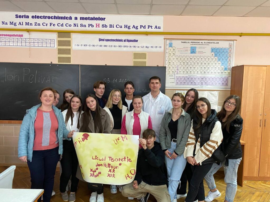 Facultatea de Chimie și Tehnologie Chimică a USM promovează știința și cercetarea în rândul elevilor din țară