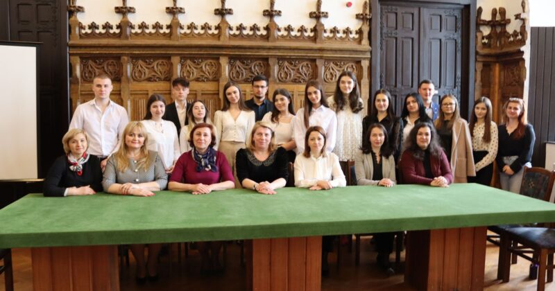 Întâlniri academice: Studenți și profesori francofoni de la Universitatea de Stat din Moldova și Universitatea „Alexandru Ioan Cuza” din Iași au participat la o dezbatere publică