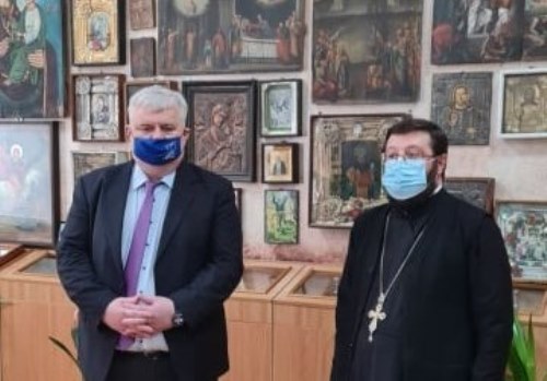 Cu prilejul Sărbătorilor Pascale 200 de pachete cu produse alimentare au fost distribuite angajaților Universității de Stat din Moldova