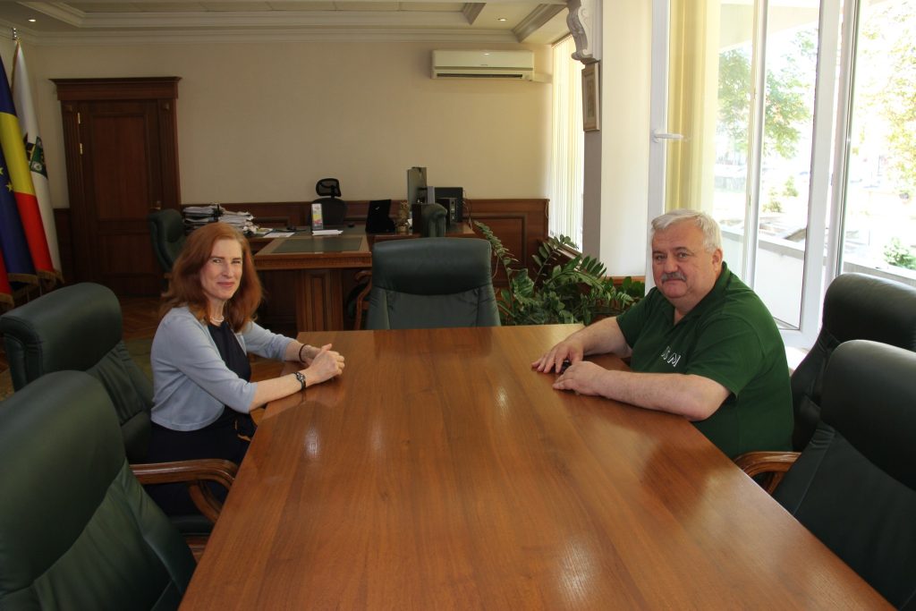 Consolidarea colaborării între USM și partenerii externi – tema discuției dintre rectorul Igor Șarov și prof. Stella Ghervas de la University of California, Los Angeles