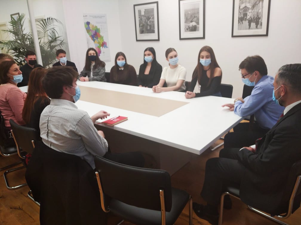 Studenții de la Filiera francofonă, Facultatea de Drept a USM, au avut o întâlnire cu Ambasadorul Franței în Republica Moldova