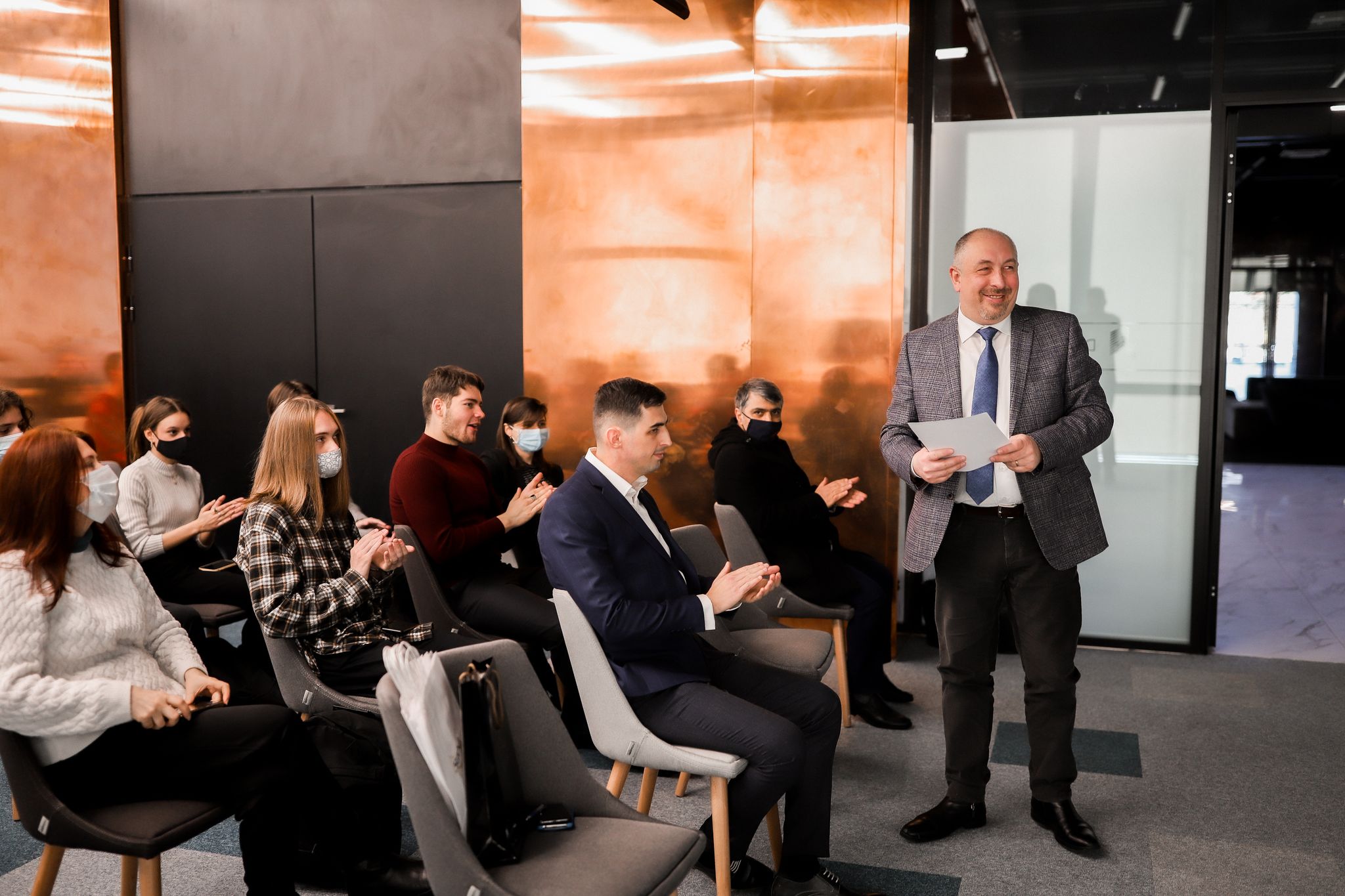 Premii și diplome de participare pentru învingătorii Maratonului de programare „The Game of Code. Winter has Come!”