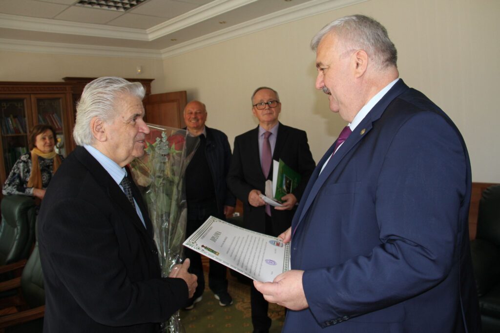 Personalități marcante ale USM – Mihai MORĂRAȘ, poet, eseist, publicist, redactor al ziarului Universității de Stat din Moldova „ Universitatea”