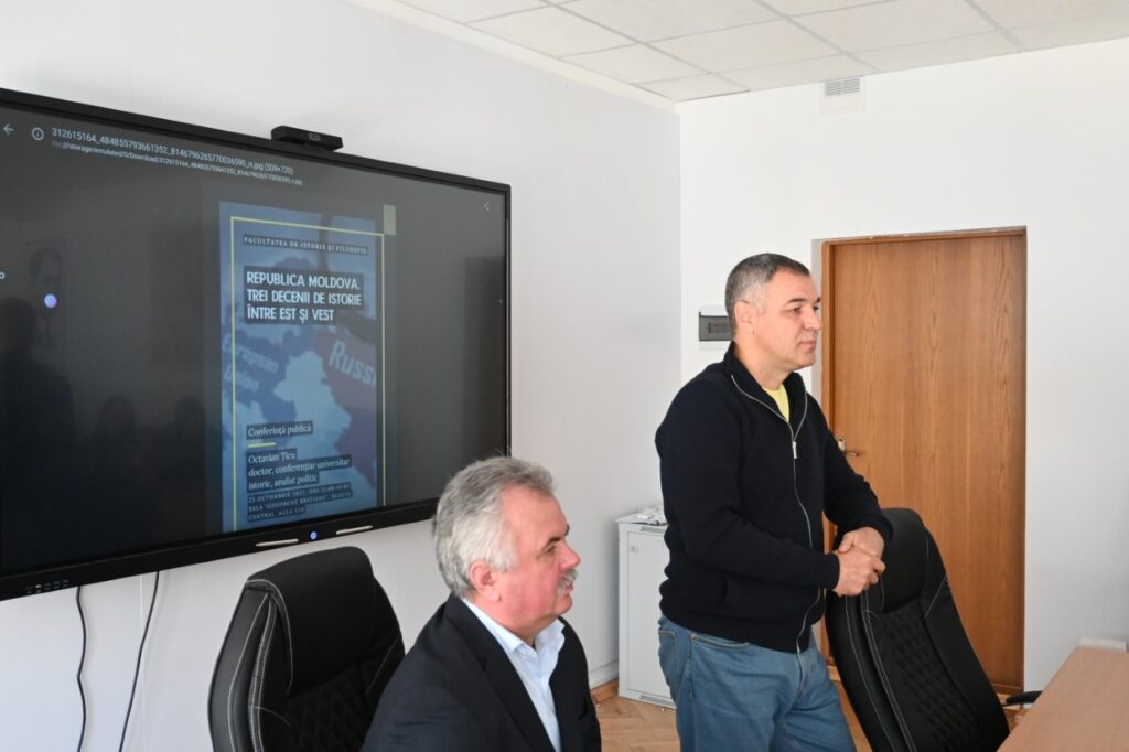 Facultatea de Istorie și Filosofie a organizat Conferința „Republica Moldova trei decenii de istorie între Vest și Est”