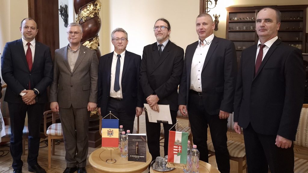 Lansare de carte la Budapesta, semnată de către profesorul USM, dr., Ion Valer Xenofontov