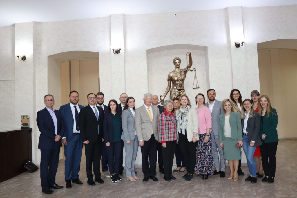 Avem prima promoție de absolvenți ai Școlii de Drept Polonez în Chișinău, organizată de Universitatea din Varșovia la Facultatea de Drept a USM