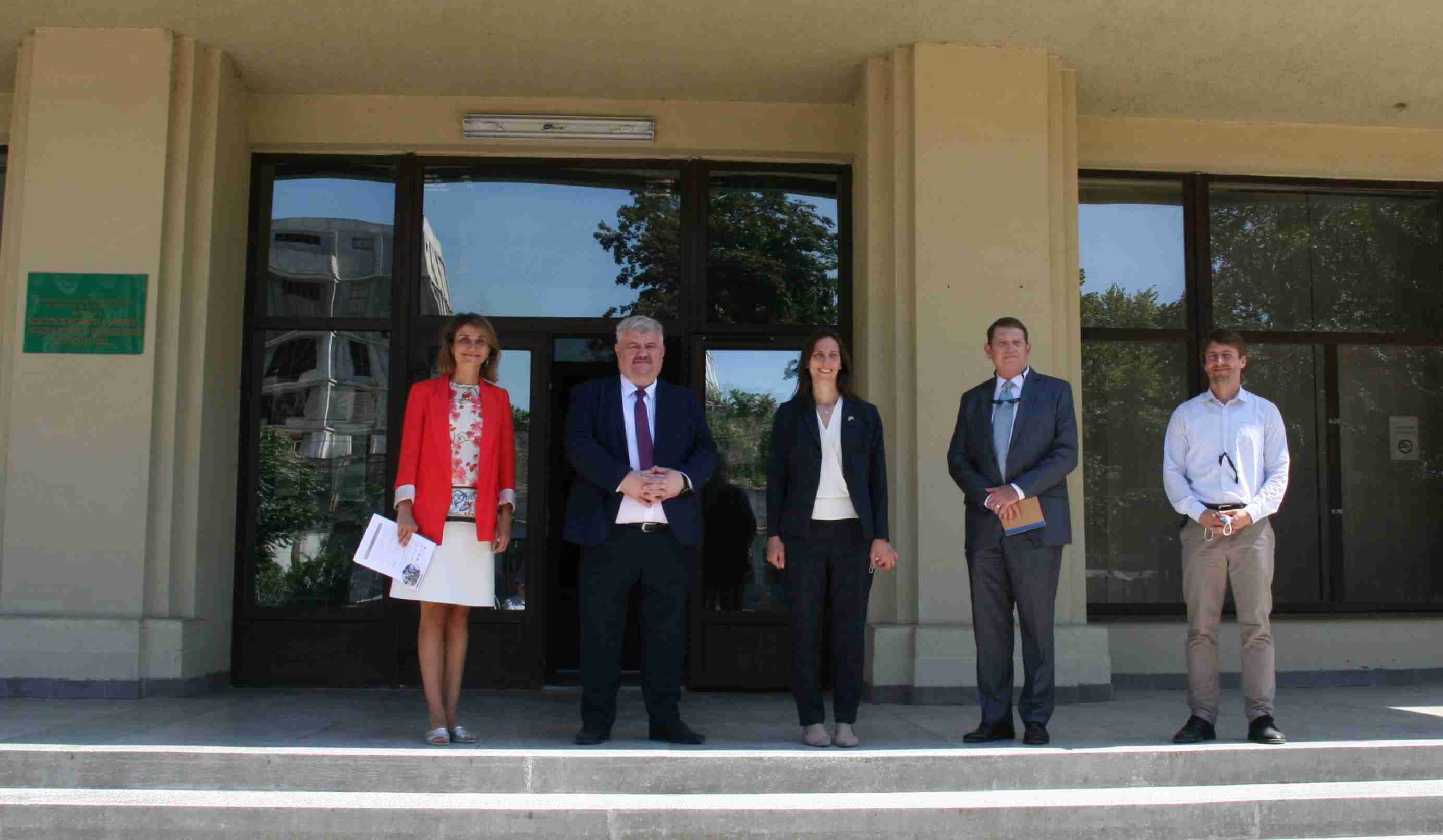 Însărcinatul cu afaceri al Ambasadei SUA la Chișinău, Laura Hruby a vizitat primul centru de tehnologii media din Republica Moldova – MEDIACOR, amplasat în campusul USM