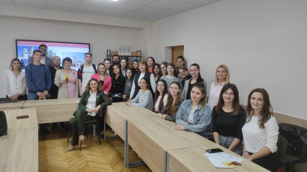 Promovarea principiilor responsabilității sociale în rândul tinerilor – pe agenda Facultății de Științe Economice și a Bisericii „Întâmpinarea Domnului”