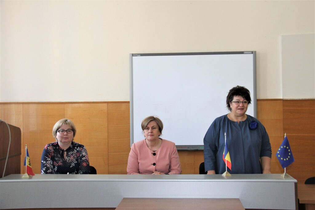 Opt doctoranzi ai Universității de Stat din Moldova au primit Diploma și Titlul de doctor