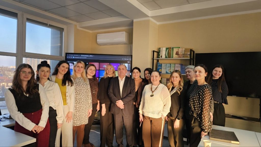 Peste 30 de participanți la ședința Clubului „Leadership Educațional”, cu profesorul Vladimir Guțu invitat special