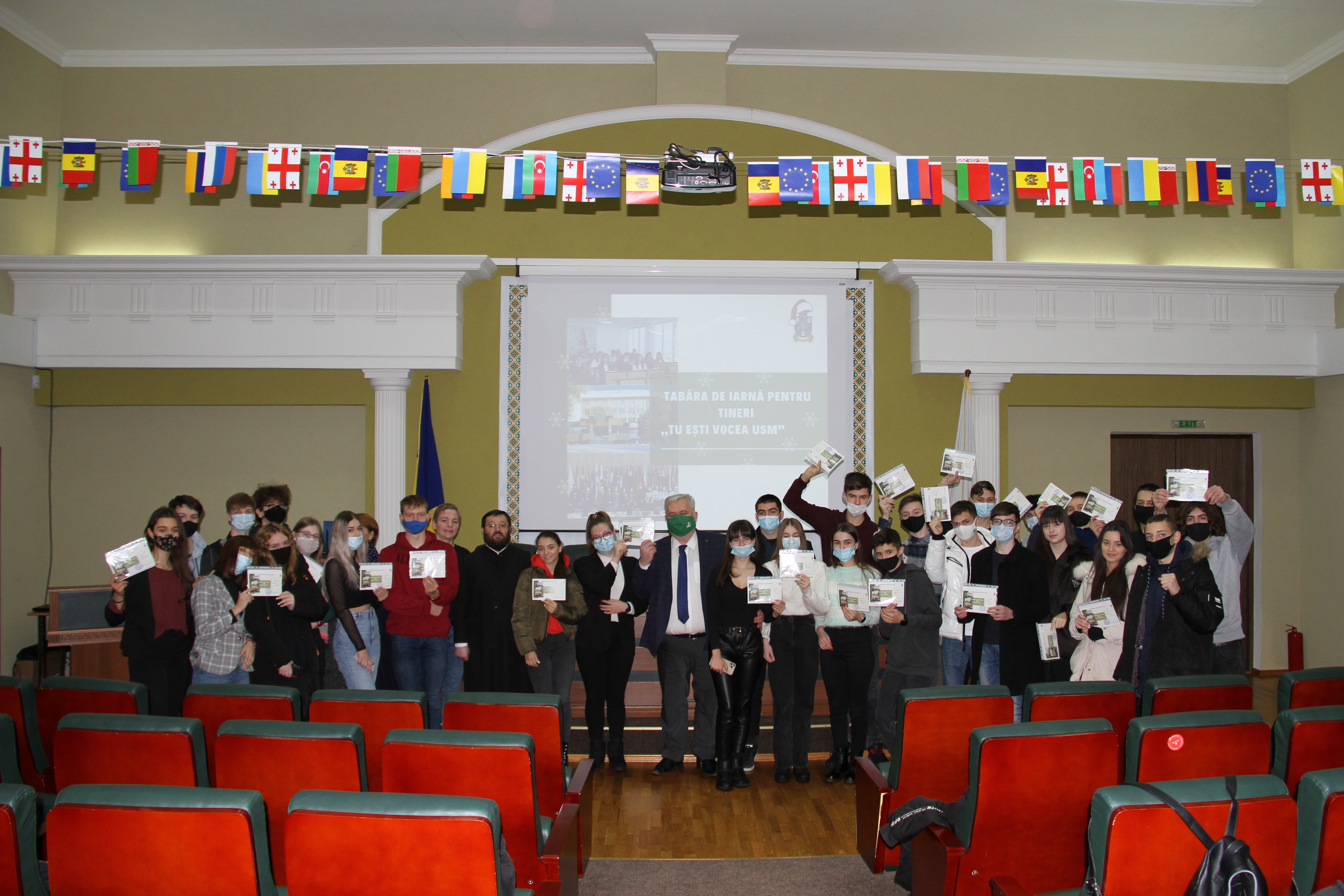 Certificate de voluntariat pentru participanții la Tabăra de iarnă pentru tineri „Tu ești VOCEA USM”