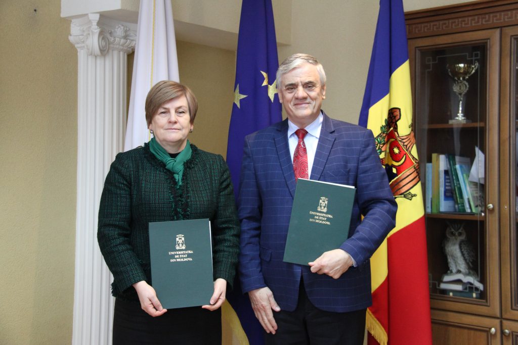 Acord de cooperare între Universitatea de Stat din Moldova și Primăria Comunei Dumbrăveni, Județul Suceava