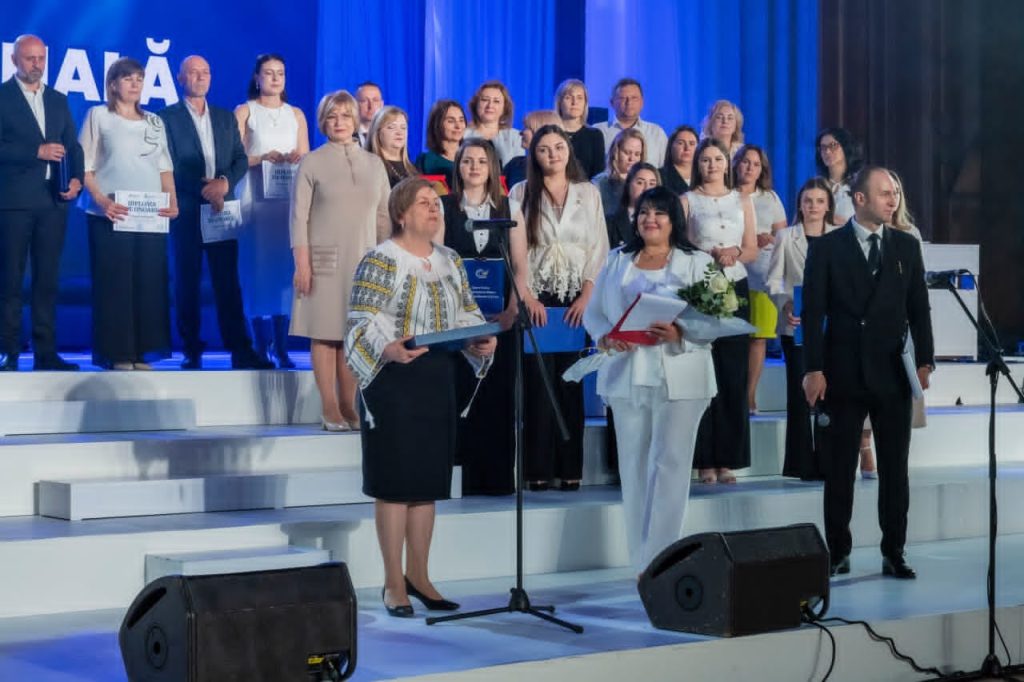 Rectorul USM a participat la ceremonia de celebrare a 40 de ani de activitate ai Liceului Teoretic „George Meniuc”