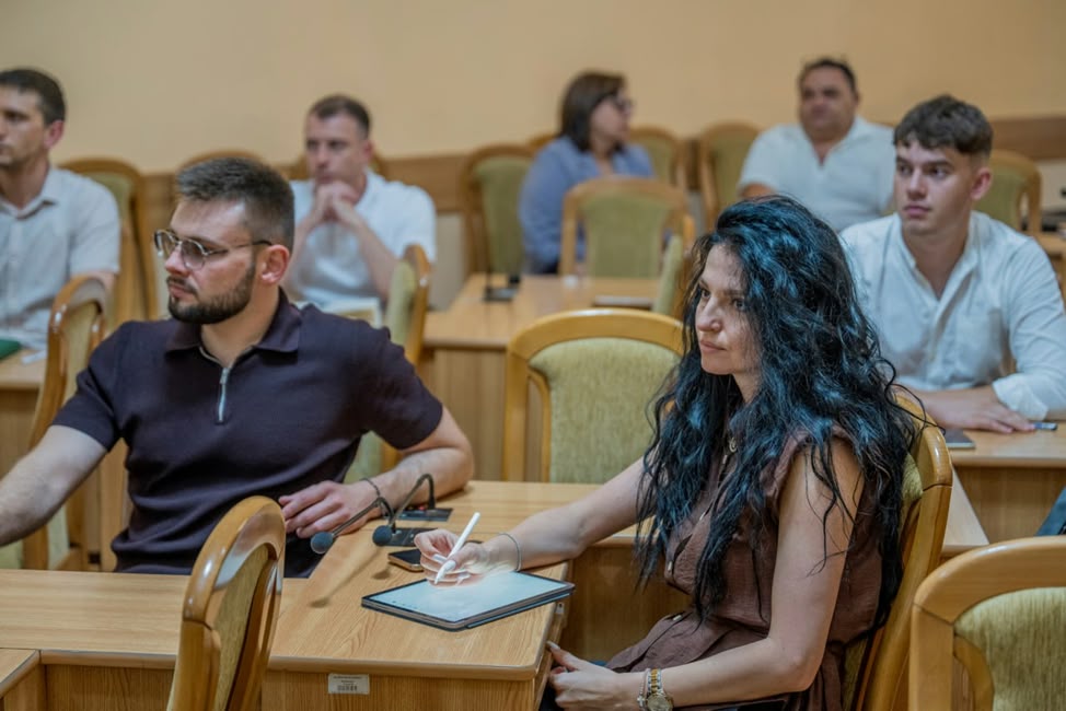Școala de Administrație Publică a USM a organizat masa rotundă „Planificare urbană: bune practici și schimb de experiență”,