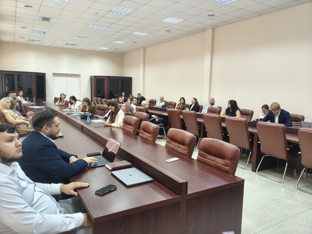 Provocări și perspective în domeniul juridic și economic: Doctoranzii USM și-au prezentat rezultatele cercetărilor științifice