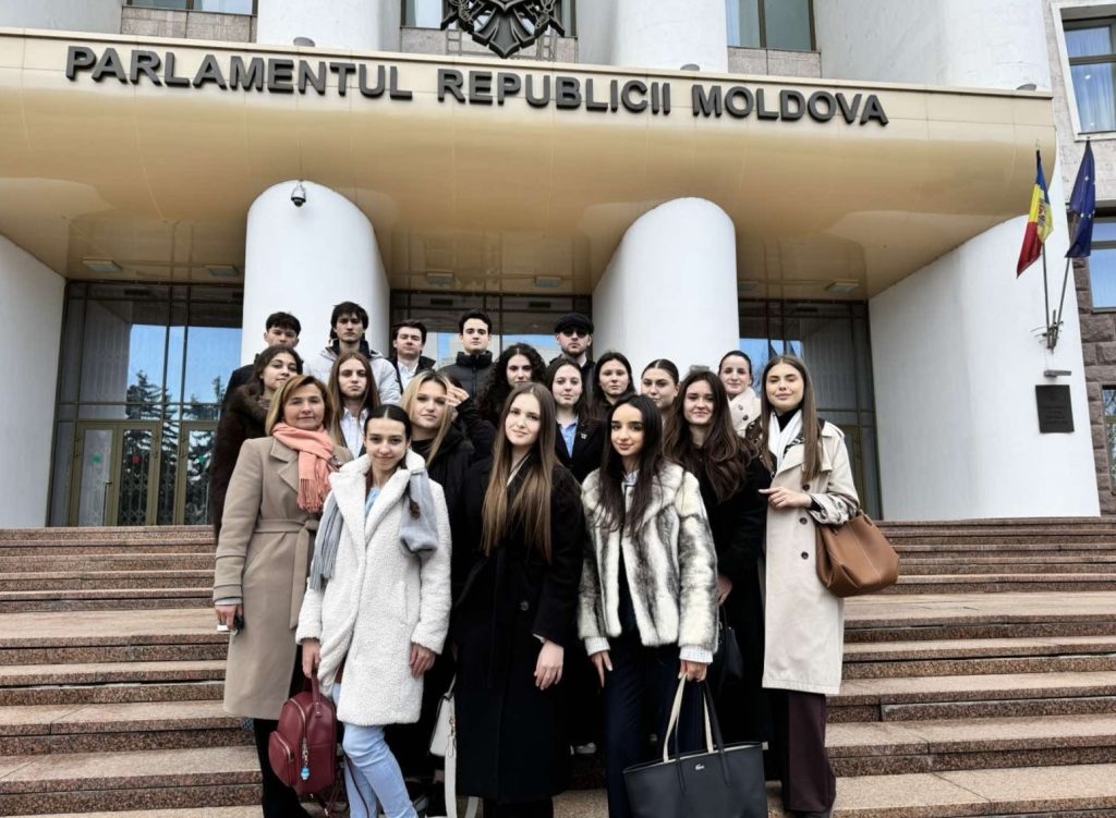 Studenții USM în vizită la Parlamentul Republicii Moldova